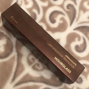 Hourglass immaculate liquid powder foundation